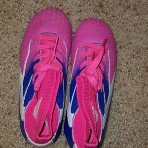 Size 13 girls soccer shoes